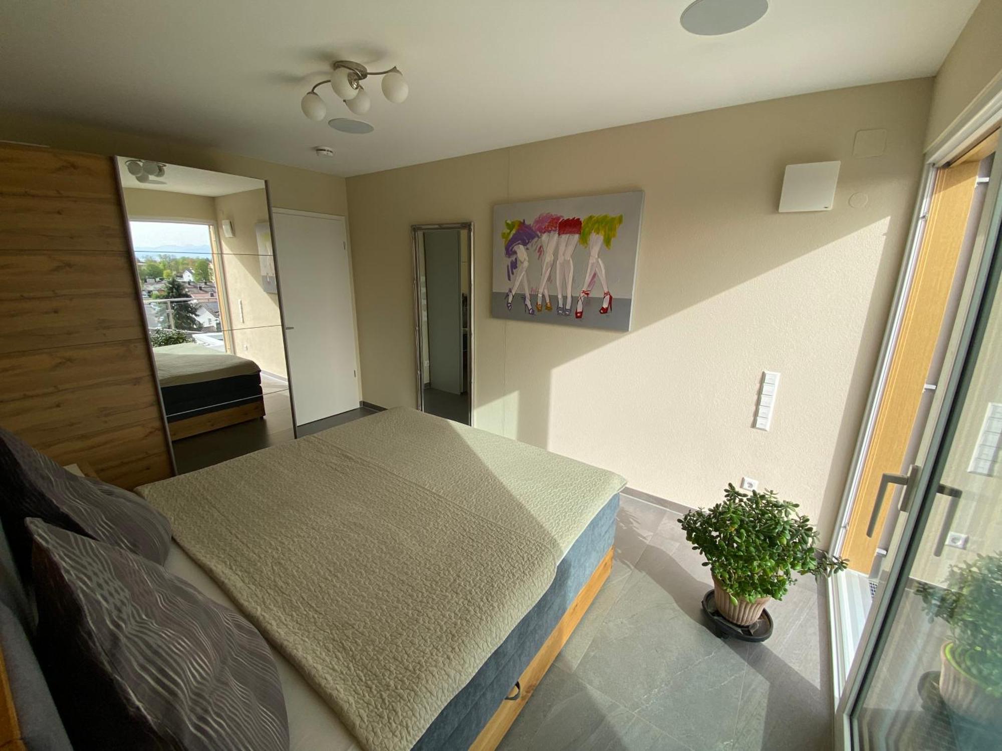 Penthouse Apartment Mit Alpenblick Friedrichshafen Kültér fotó