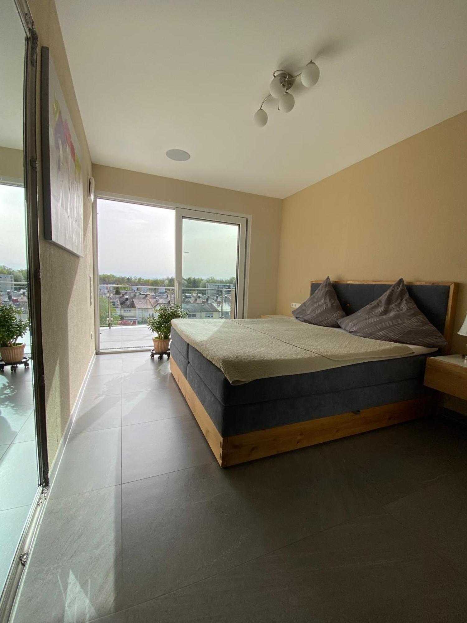 Penthouse Apartment Mit Alpenblick Friedrichshafen Kültér fotó