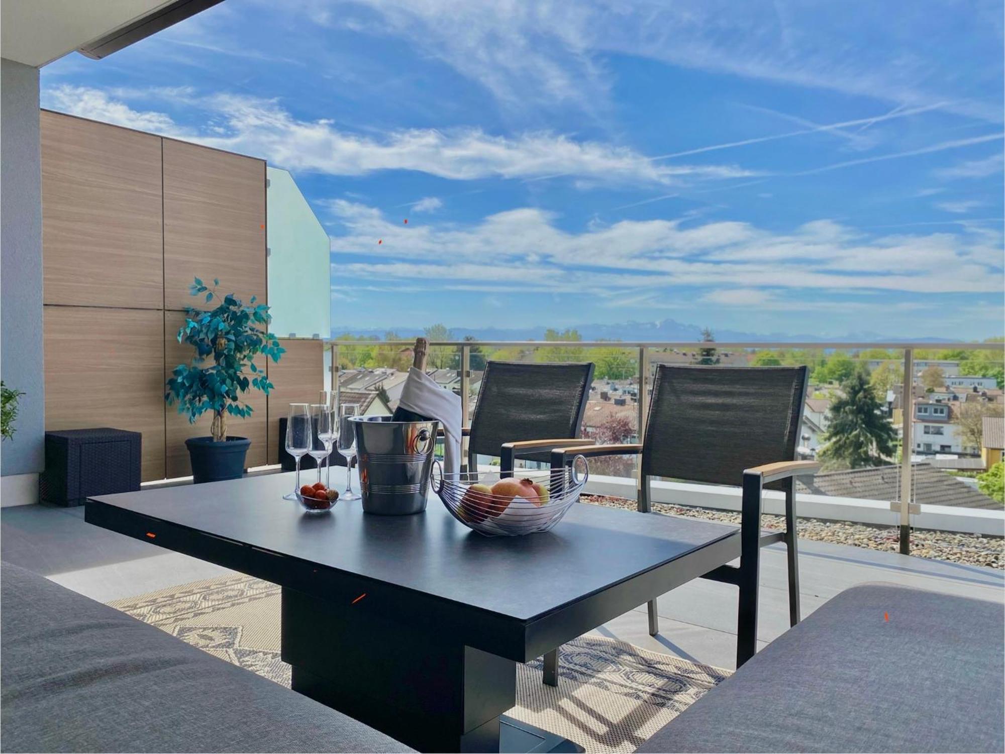 Penthouse Apartment Mit Alpenblick Friedrichshafen Kültér fotó