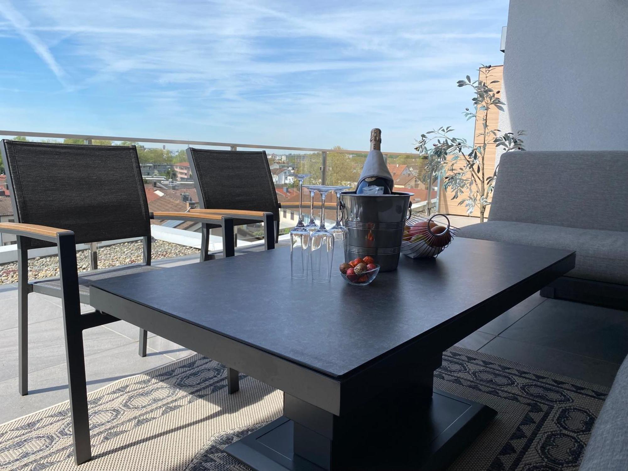 Penthouse Apartment Mit Alpenblick Friedrichshafen Kültér fotó
